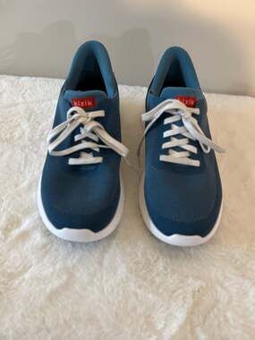 Kizik Athens Hands-Free Slip-On Sneakers in Deep Sea Men’s 10.5 / Women’s 12